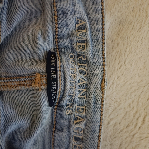 Women's Size 10 American Eagle Jean Shorts in Excellent Condition - 2 Pairs. - Picture 6 of 7
